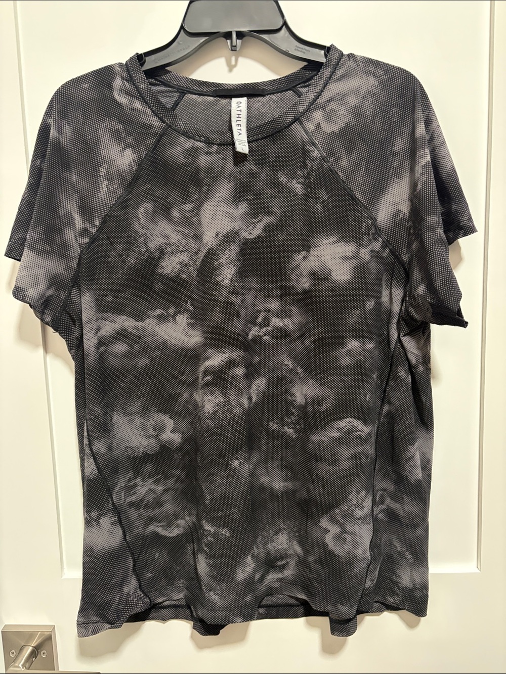 Athleta Black and Gray Tie-Dye Short Sleeve Tee